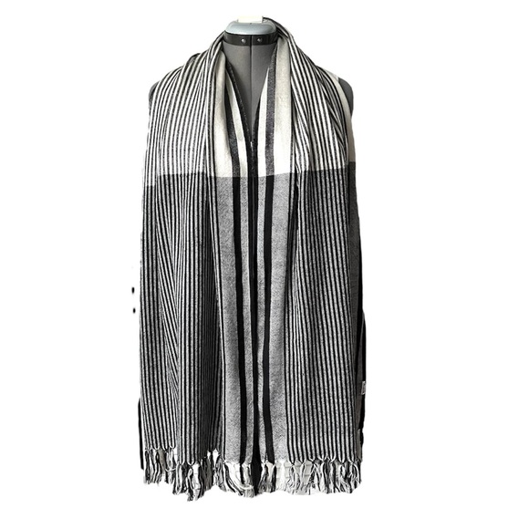 CRC Wool striped fringed scarf - Picture 2 of 10